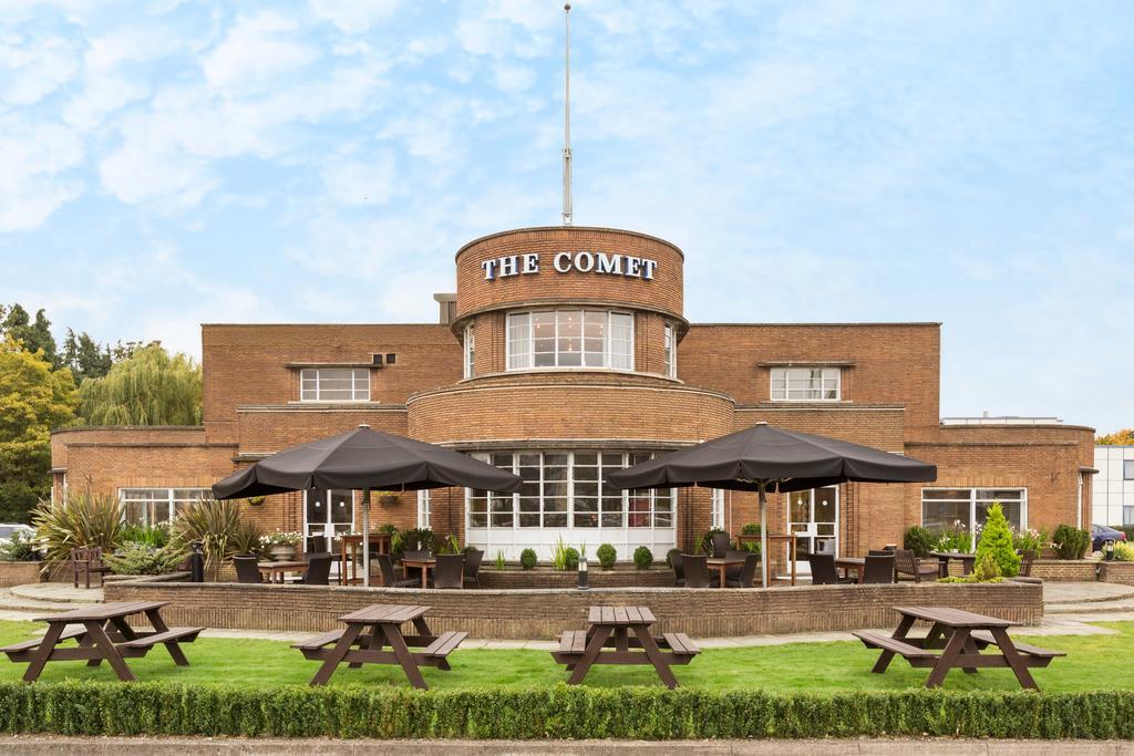 Ramada Hatfield Hatfield  Exterior photo