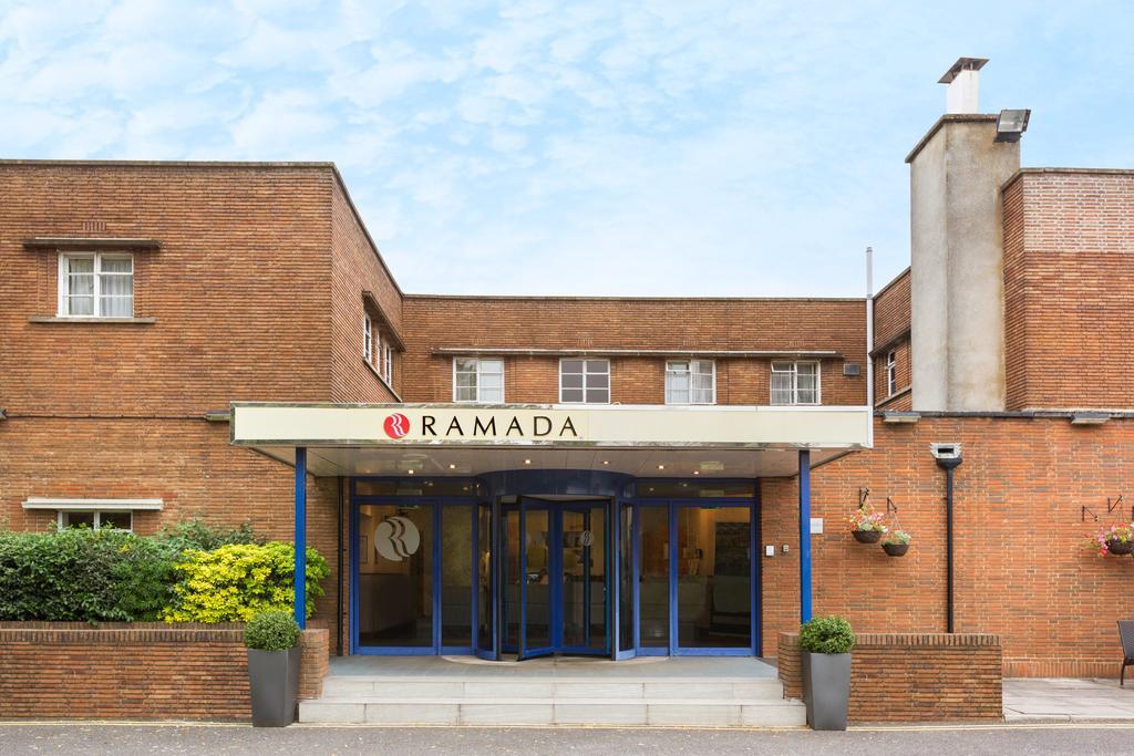 Ramada Hatfield Hatfield  Exterior photo
