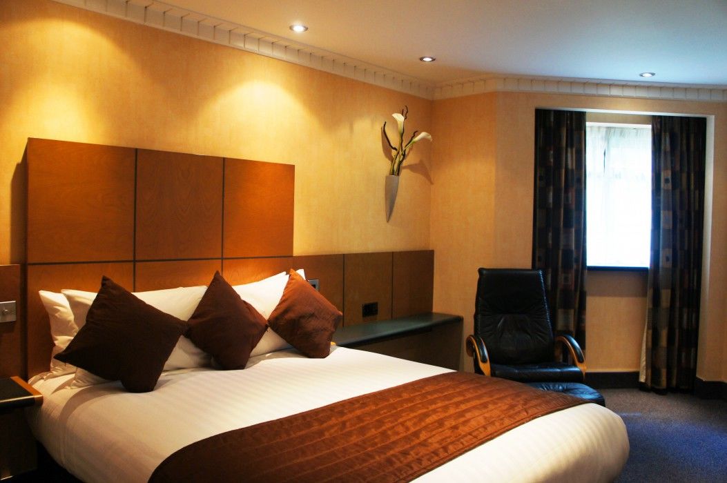 Ramada Hatfield Hatfield  Exterior photo