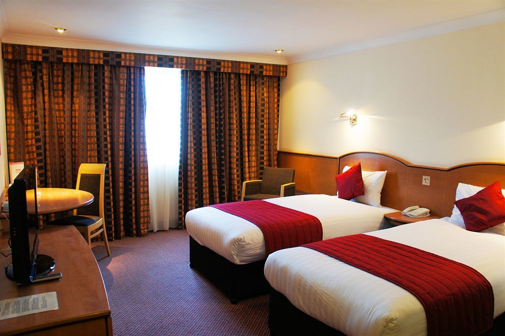 Ramada Hatfield Hatfield  Exterior photo