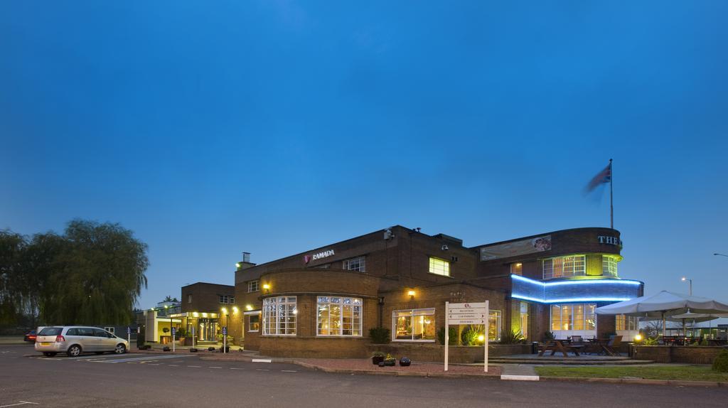 Ramada Hatfield Hotel Hatfield  Exterior photo