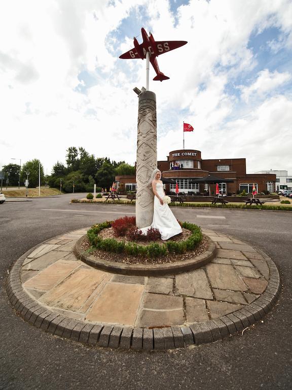 Ramada Hatfield Hatfield  Exterior photo